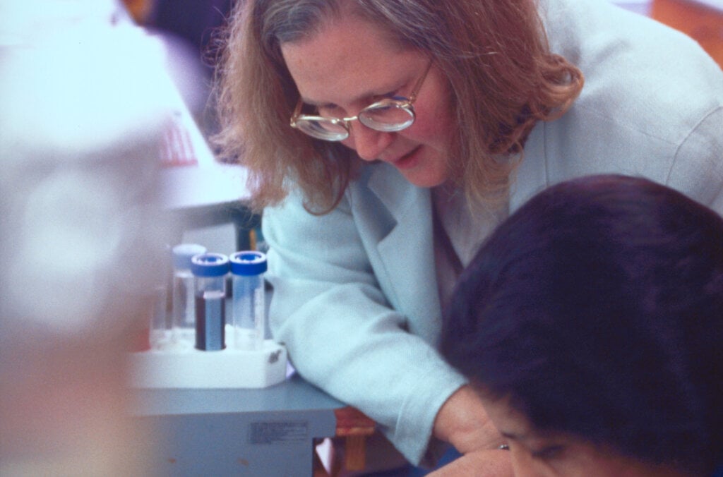 Elizabeth Blackburn with a student