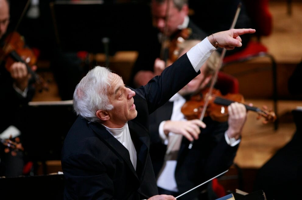 Vladimir Ashkenazy conducting the Royal Stockholm Philharmonic Orchestra