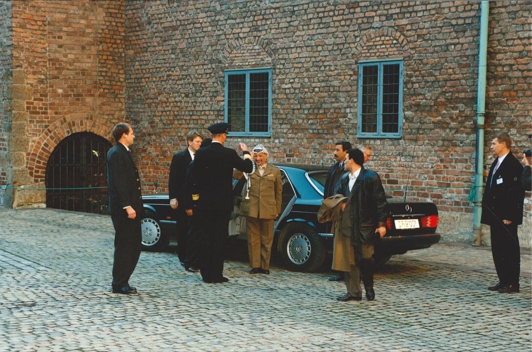 Yasser Arafat arriving to the award ceremony