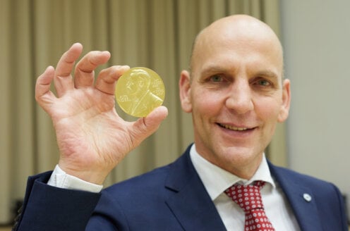 Benjamin List receiving his Nobel Prize diploma (2)