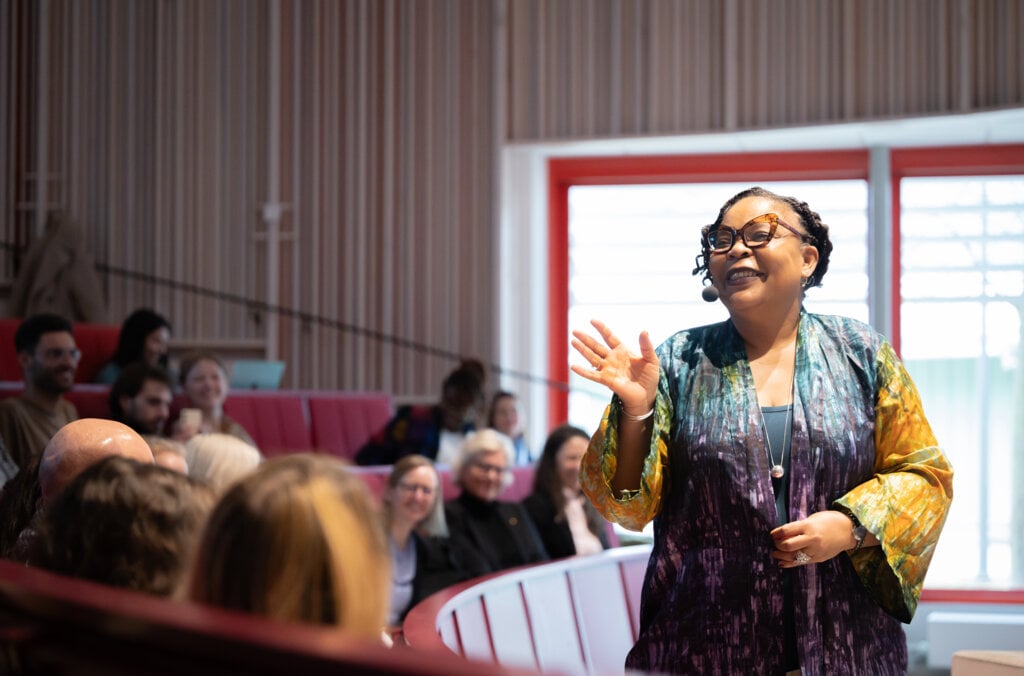 Leymah Gbowee-03.jpg