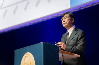 Shimon Sakaguchi lecturing