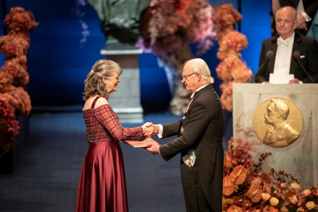 Mary E. Brunkow receiving her Nobel Prize