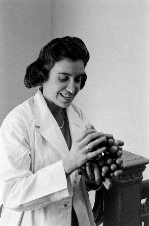 A woman in a laboratory