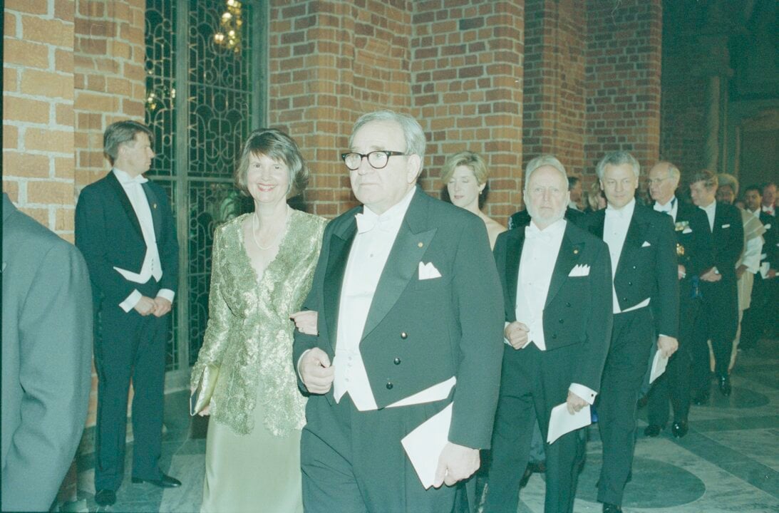 Robert W. Fogel proceeds into the Blue Hall