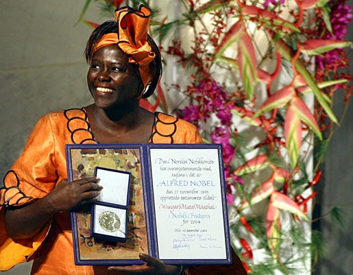 Wangari Maathai with ther Nobel Medal and Diploma