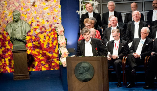 Professor Torsten Persson presenterar Sveriges Riksbanks pris i ekonomisk vetenskap till Alfred Nobels minne