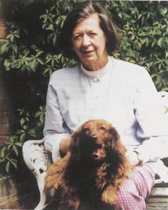 Jean Gurdon in the Master’s Lodge, Magdalene College, Cambridge, 2000.