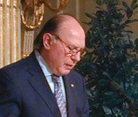 Imre Kertész delivering his Nobel Lecture