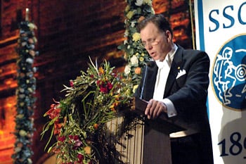 Barry J. Marshall delivering his banquet speech.