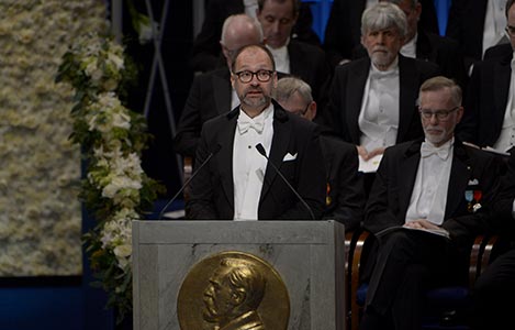 Professor Per Strömberg presenterar Sveriges Riksbanks pris i ekonomisk vetenskap till Alfred Nobels minne