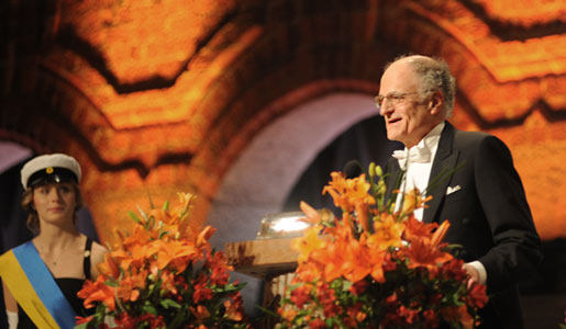 Thomas J. Sargent delivering his banquet speech