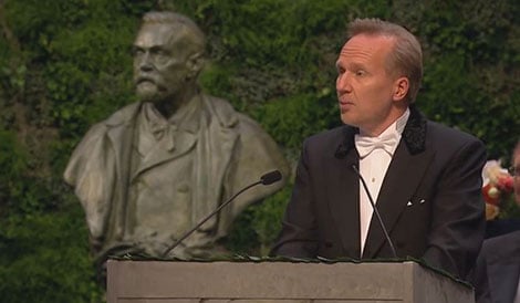 Professor Tore Ellingsen presenterar Sveriges Riksbanks pris i ekonomisk vetenskap till Alfred Nobels minne